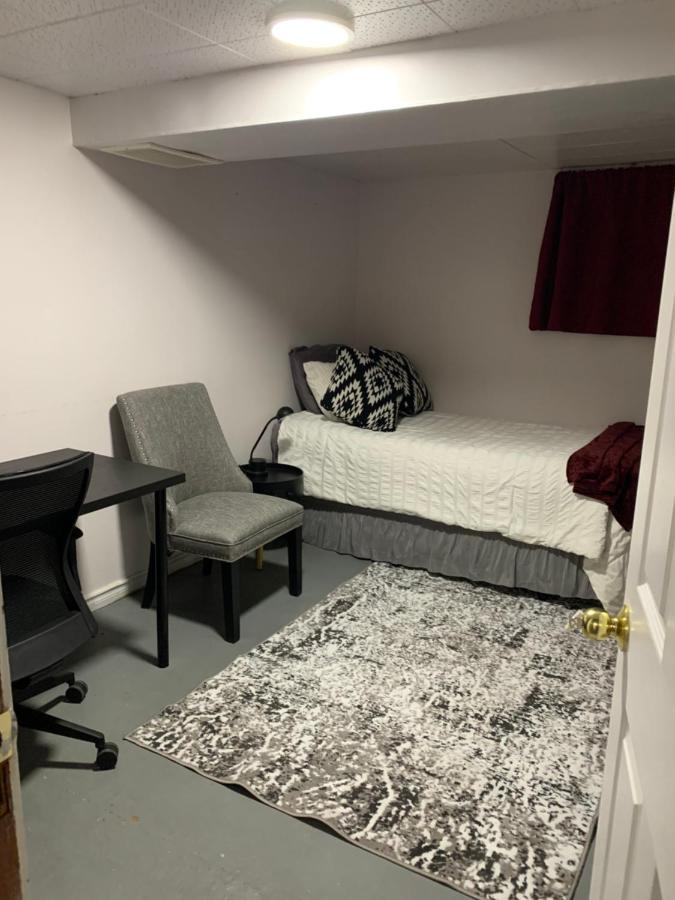 Quaint & Cozy Accommodation エドモントン エクステリア 写真