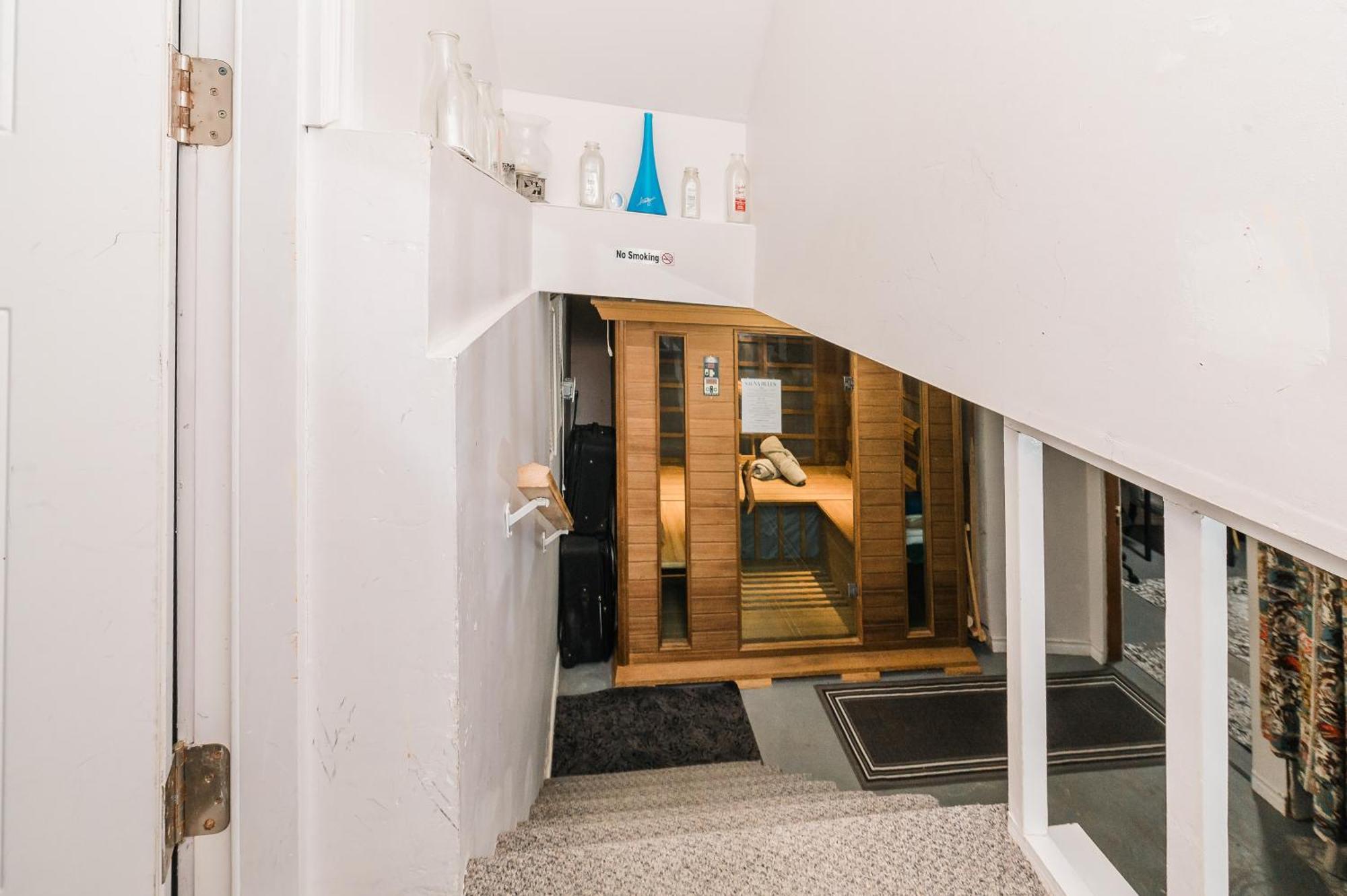 Quaint & Cozy Accommodation エドモントン エクステリア 写真