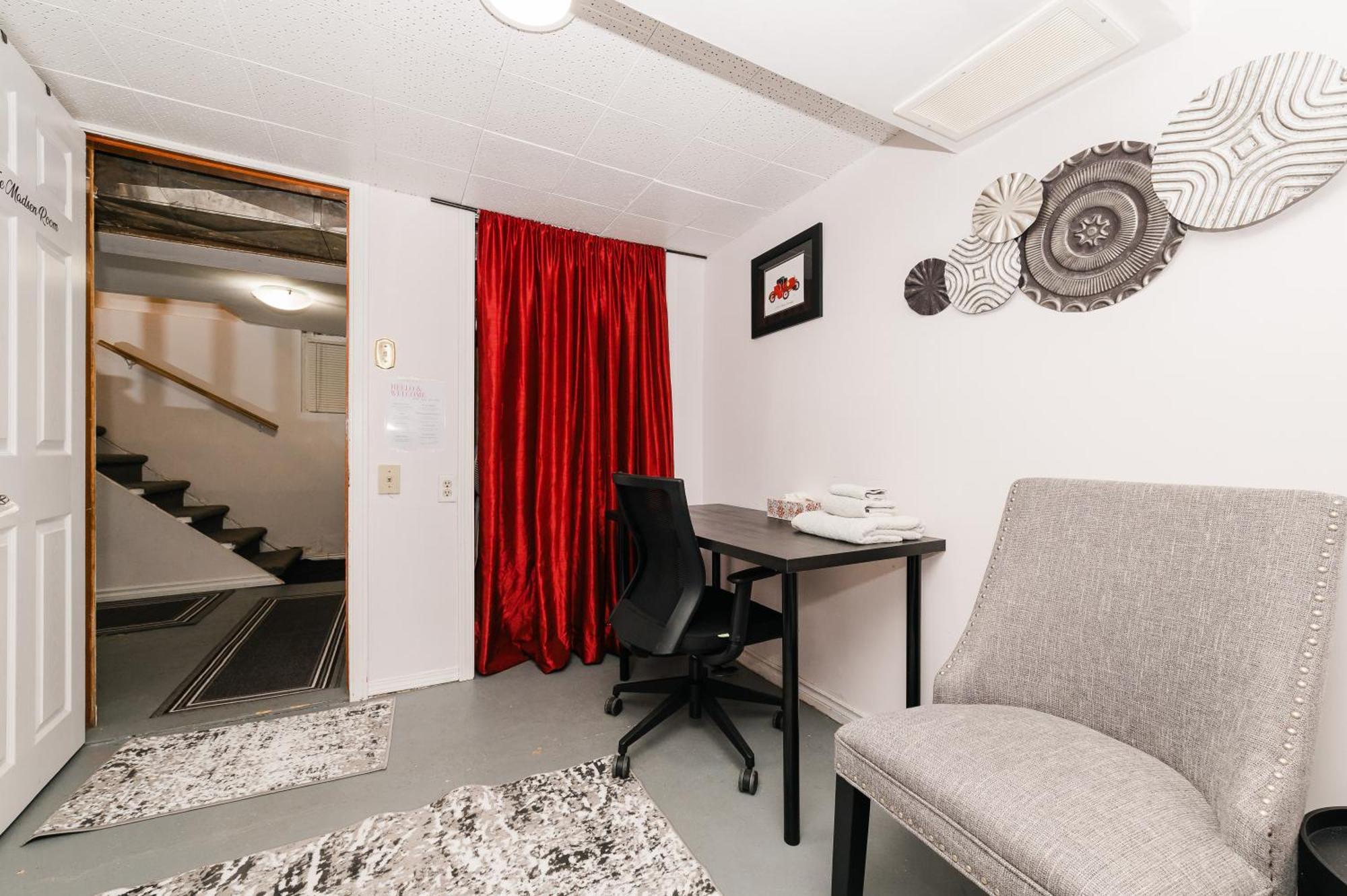 Quaint & Cozy Accommodation エドモントン エクステリア 写真