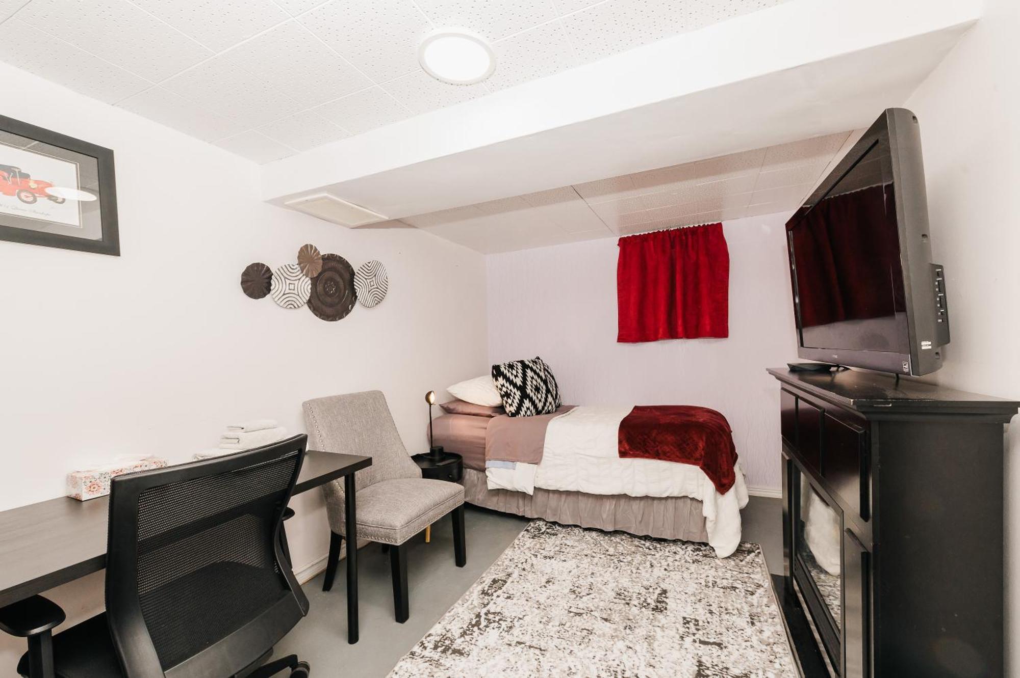 Quaint & Cozy Accommodation エドモントン エクステリア 写真